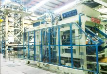 國內(nèi)最先進的免燒砌塊磚機