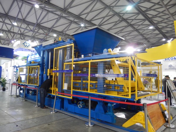 路沿石生產(chǎn)設(shè)備