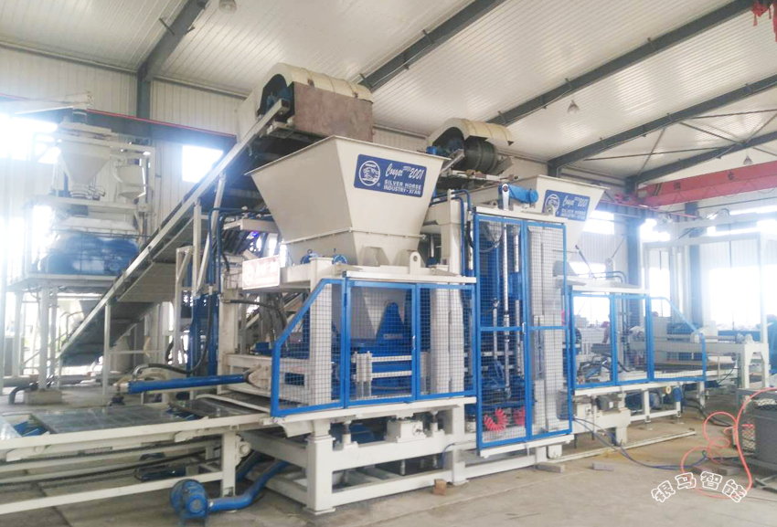 全自動磚機生產(chǎn)設(shè)備 \