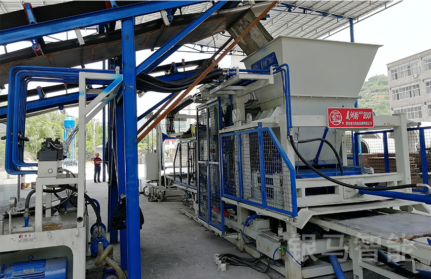 人行道透水磚設(shè)備之機(jī)械軸承過緊會(huì)導(dǎo)致哪些后果