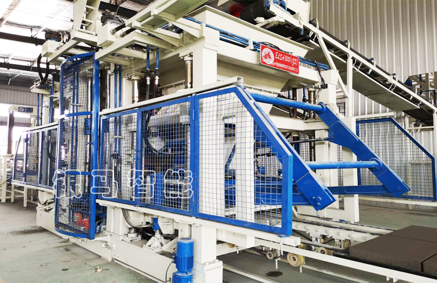 高速公路護(hù)坡六角磚機(jī)：電機(jī)節(jié)能四大手段！