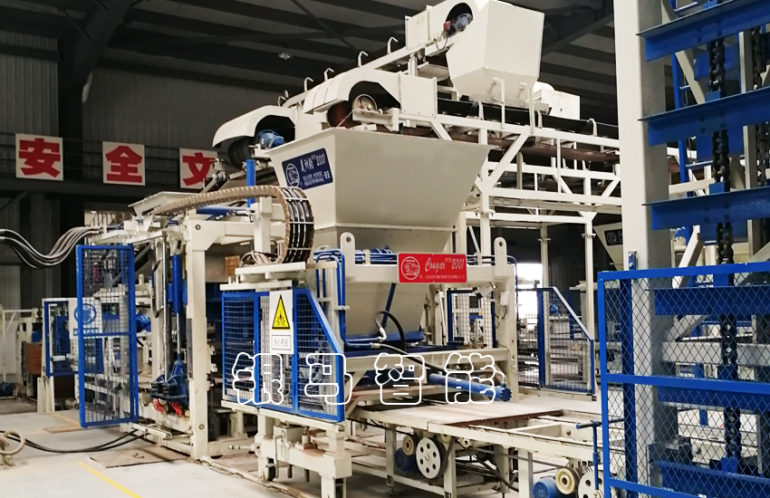 免燒磚制品設備用特點促使企業(yè)長久發(fā)展!